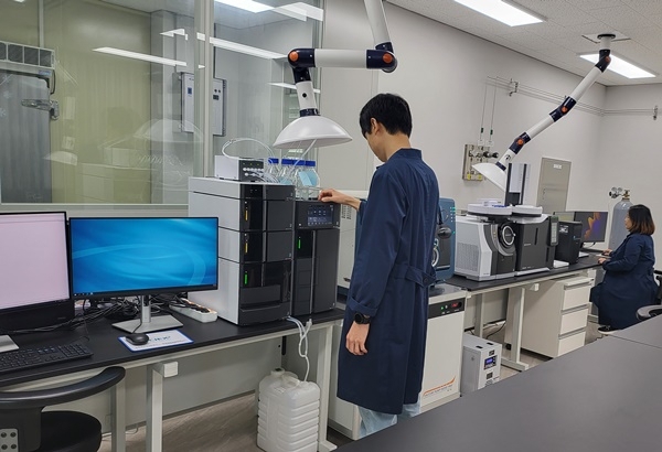 영국 식품환경연구청 인증 받은 여수시농산물 잔류농약 검사