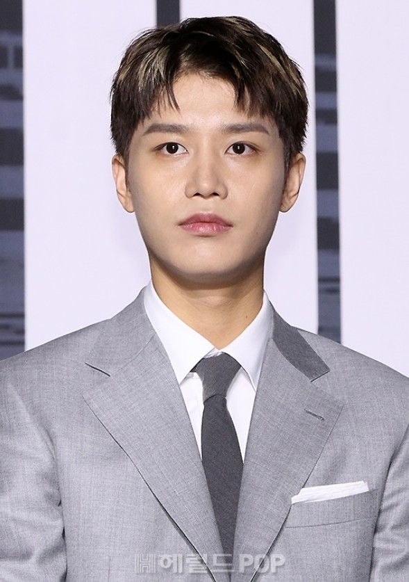 ‘NCT 퇴출’ 태일, 특수준강간 혐의로 재판 넘겨져…불구속 기소