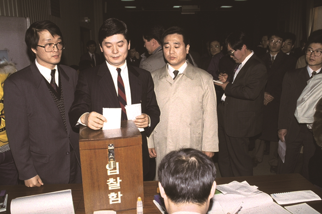 SK ‘창업 5막’ 열렸다…AI 메가컴퍼니 기치로 사업재편 가속