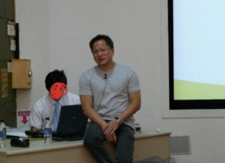 “이때 샀으면 3만배됐다” 2008년 서울대 온 젠슨 황, 화제된 ‘이 사진’