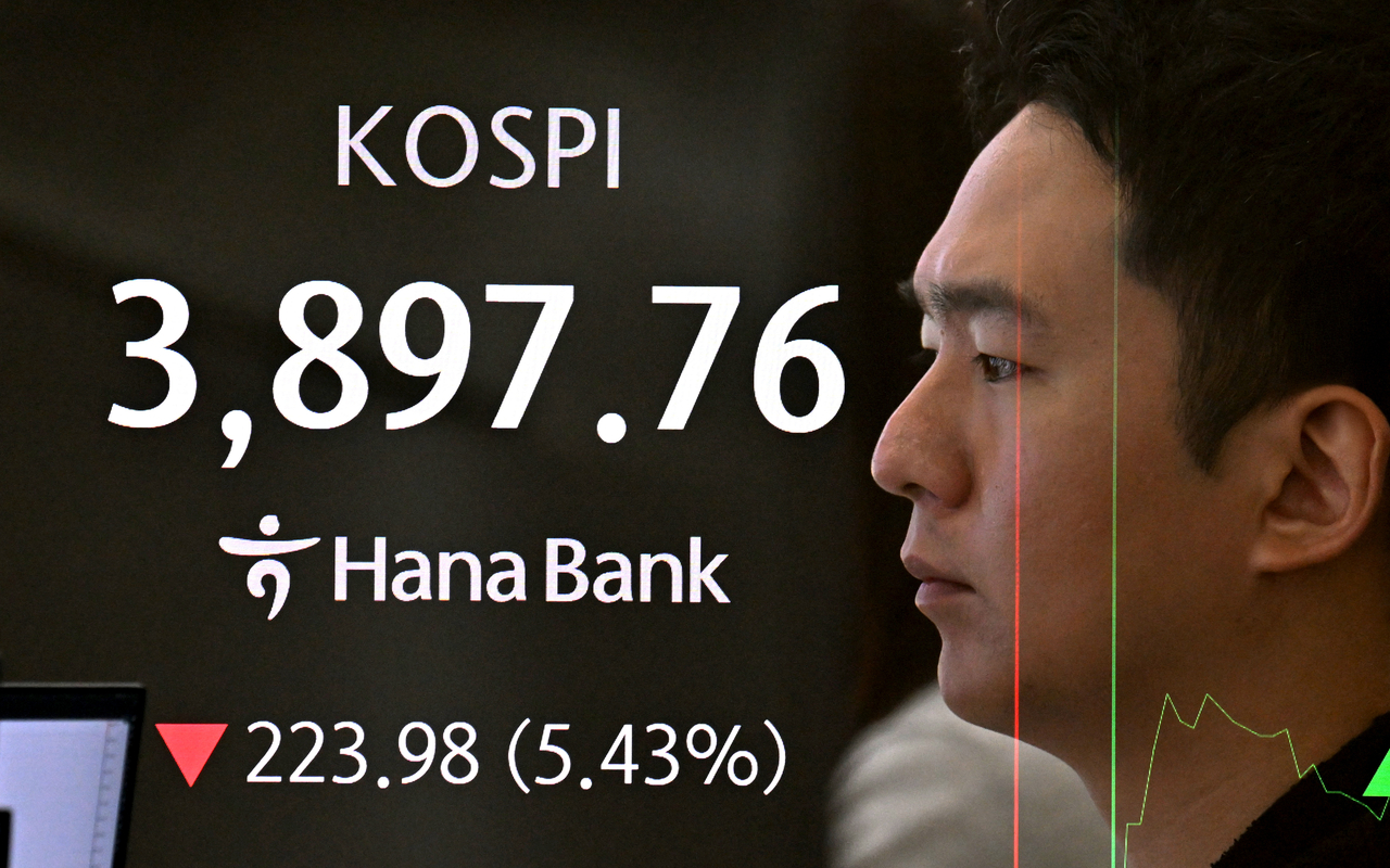 환율 급등·외국인 이탈에 코스피 3900선마저 붕괴…증시 ‘검은 수요일’[투자360]