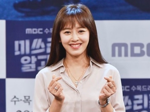 배우 강성연, 이혼 3년 만에 의사와 ‘재혼’…“당신이 있어 웃을 수 있었다”