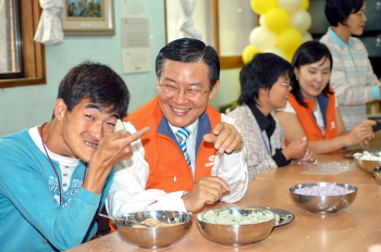 신동아화재 장애우와 송편 함께 빚어요