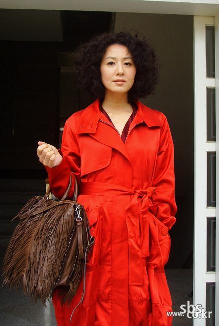 [최은영의 패셔니스타]김희애, 그녀의 스타일 100% 따라가기