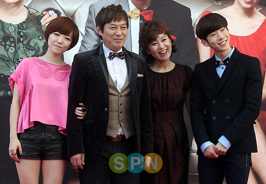 [포토]가인-김갑수-박미선-조권 `우린 한가족!`