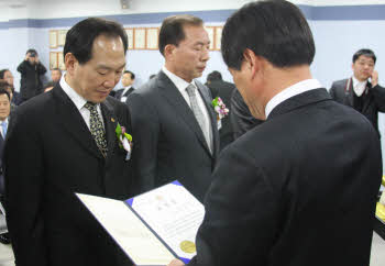 본아이에프, 모범납세자 기재부장관 표창