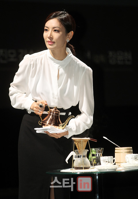 [포토]김소연 `섹시한 바리스타`