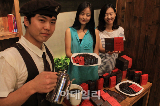 [포토]카페베네 향긋한 스틱원두커피 맛보세요
