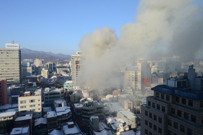 서울 충무로 골목서 대형화재