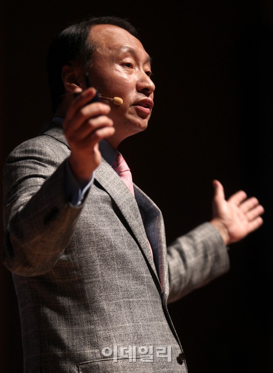 [포토]`신경영` 주제 강연하는 신태균 삼성인력개발원 부원장