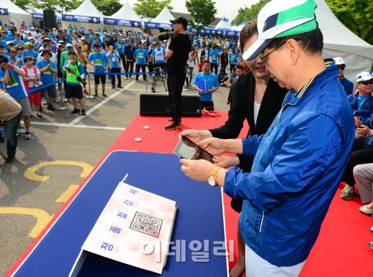 철강업계 마라톤 대회..정품 사용에 앞장