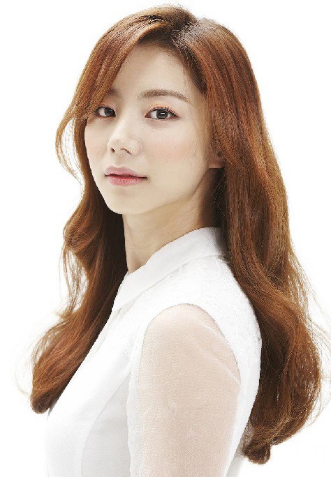 박수진, “백지훈과 올해 초 결별… 로이킴 양다리 아냐”