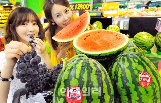 [포토]홈플러스, 중복에는 과일로 더위 이기세요