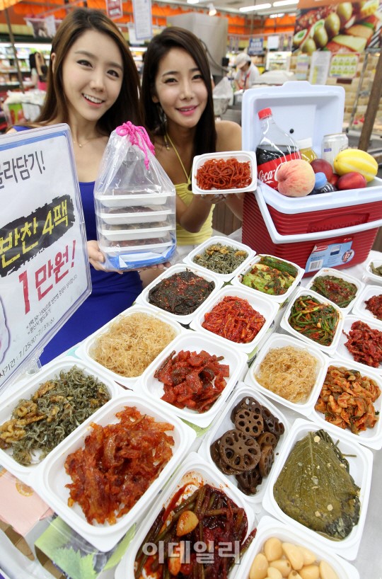[포토]롯데마트, 바캉스, 반찬 골라담기 4팩에 1만원!