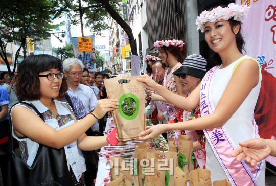 [포토]칠월칠석 꽃으로 사랑을 전하세요