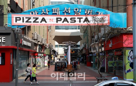 [포토]한산한 안산시 중앙동 패션 일번지