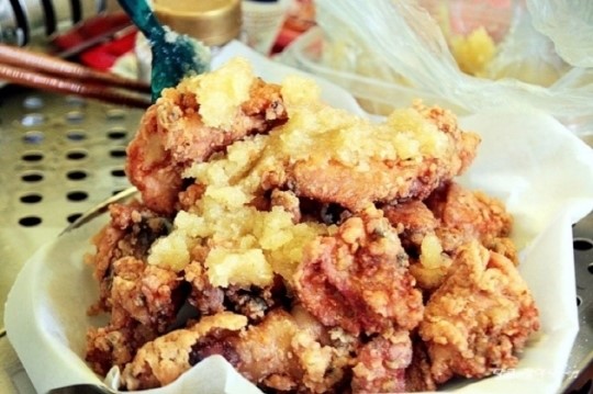 캠핑장 맥주 안주 `알싸한 마늘치킨`