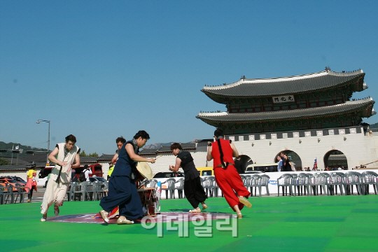 [포토]연희컴퍼니 유희, 다함께 놀자! 유희노리공연