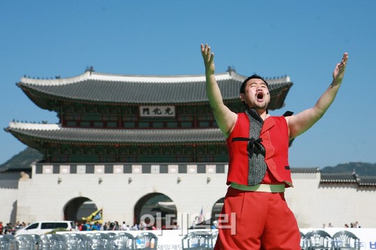 [포토]연희컴퍼니 유희, 다함께 놀자! 유희노리공연
