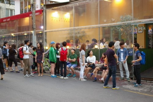 옛날 시장통닭 맛 살린 복고풍 치킨 칠칠켄터키, 눈길