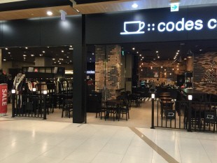 옷도 팔고 커피도 팔고..카페로 눈돌리는 패션업체
