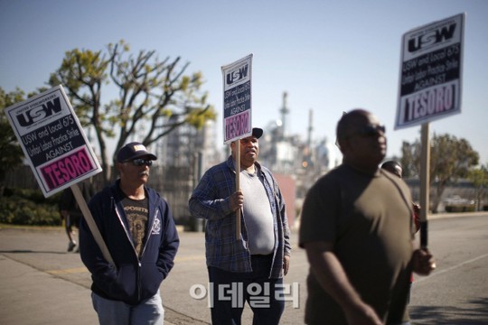美 석유노조·정유업계, 잠정합의…파업 곧 끝날듯