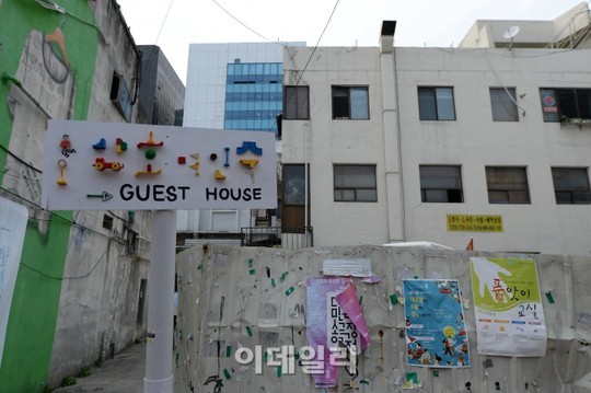 [여행] 낭만·추억 품은 골목시계는 거꾸로 흐른다