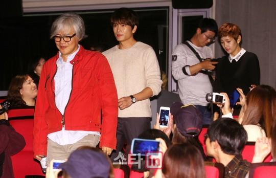 [BIFF포토]무대인사 참석하는 임상수 감독과 지성-박소담