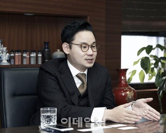 창성건설 폭풍 성장 뒤엔…32세 CEO가 있었다