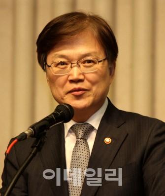 [이데일리 퓨처스포럼]최양희 장관 “AI 적극 활용못하는 기업은 도태”