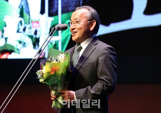 [포토]제3회 이데일리 문화대상 클래식 최우수상 이창주 빈체로 대표