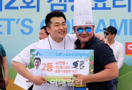 [포토]럭셔리 캠핑요리 부문 2등 요리명 돼지아저씨 상그리아에 취해 등갈비 내주셨네