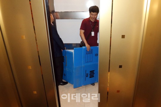 [포토]檢, 롯데그룹 대대적 수사..수사인력 200여명 동원 17곳 압수수색