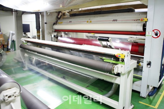 대기업 틈바구니서 승승장구하는 필름제조사, 한서마이크론