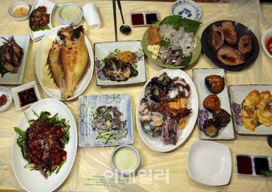 [여행] 다찌·빼떼기죽·충무김밥…통영에 안갈 수 없는 이유