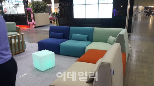 중소기업·대학생들이 만든 톡톡 튀는 아이디어 가구 한눈에..KOFURN 2016 개최
