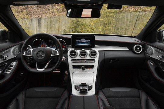 [포토] 여유와 역동성을 품은 2016 메르세데스-벤츠 C 450 AMG 4Matic의 실내 공간