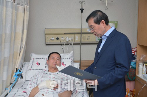 서울시, 용산 화재 현장서 몸으로 시민 구한 소방 구조대원 1계급 특진