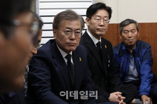 문재인, 거제 찾아 삼성중공업 크레인 사고 피해자·가족 면담 | 인스티즈
