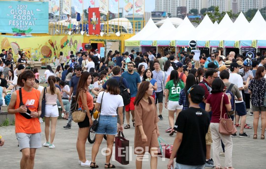 [포토]시민들로 붐비는 글로벌 푸드 페스티벌