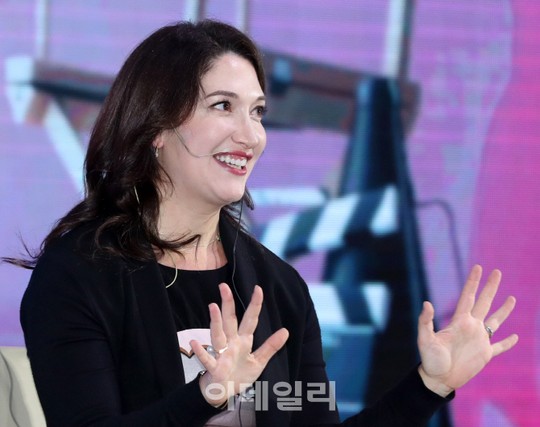 [포토]대담하는 랜디 저커버그