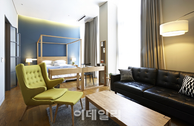 주무시고 가세요 호텔·레스토랑으로 변신한 가구전시장