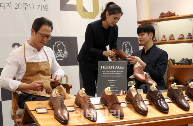 [포토]금강제화 고급 수제화 헤리티지 20주년 기념 할인행사 시작합니다!