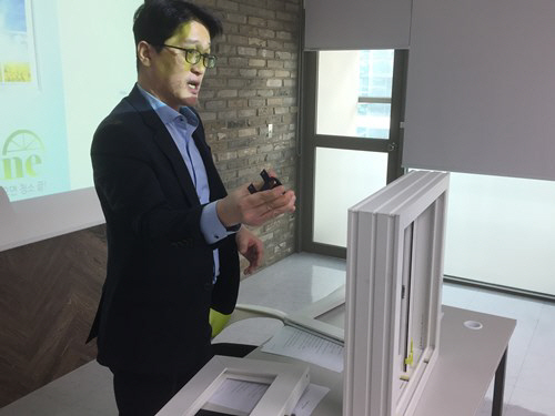조이툴즈, 신제품 설명회..창틀 청소도구 인샤인 출시