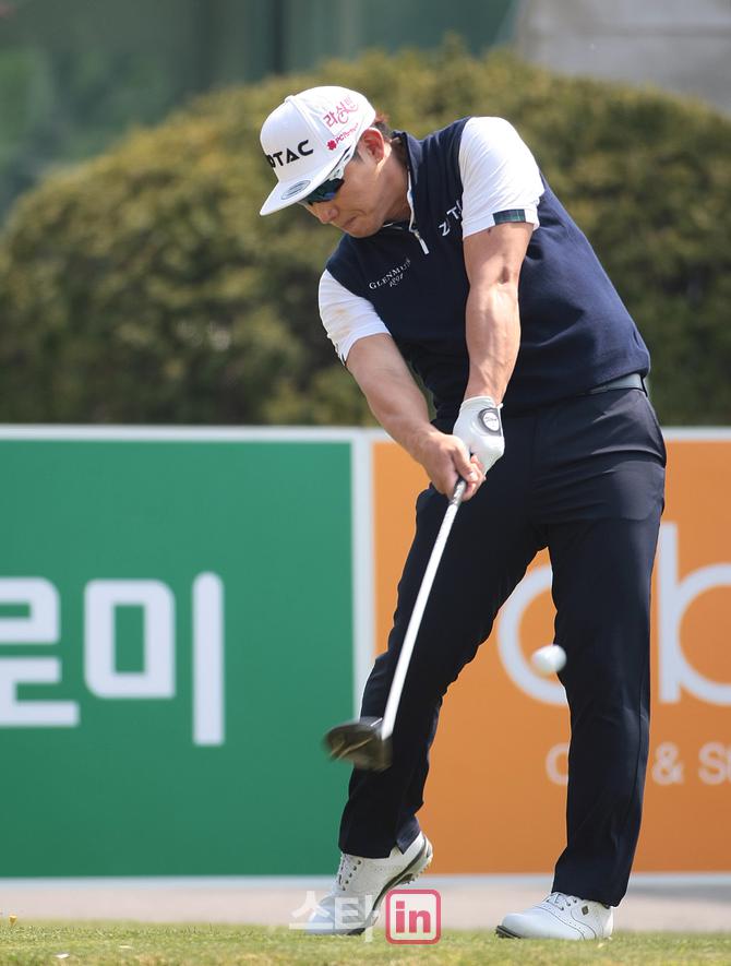 [포토]김봉섭 비거리가 더 늘었어요