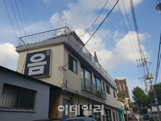 [e주말 여기어때]카페와 예술의 경계 허문 힙플레이스 음 레코드