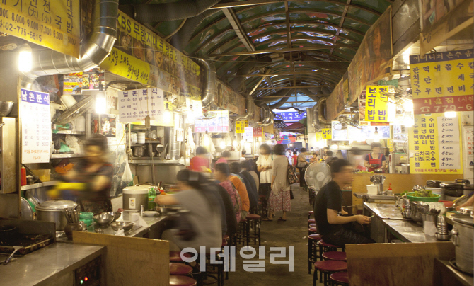 [추석! 어디서 먹지] 감자탕·파전·칼국수 등 맛의 천국 서울 골목