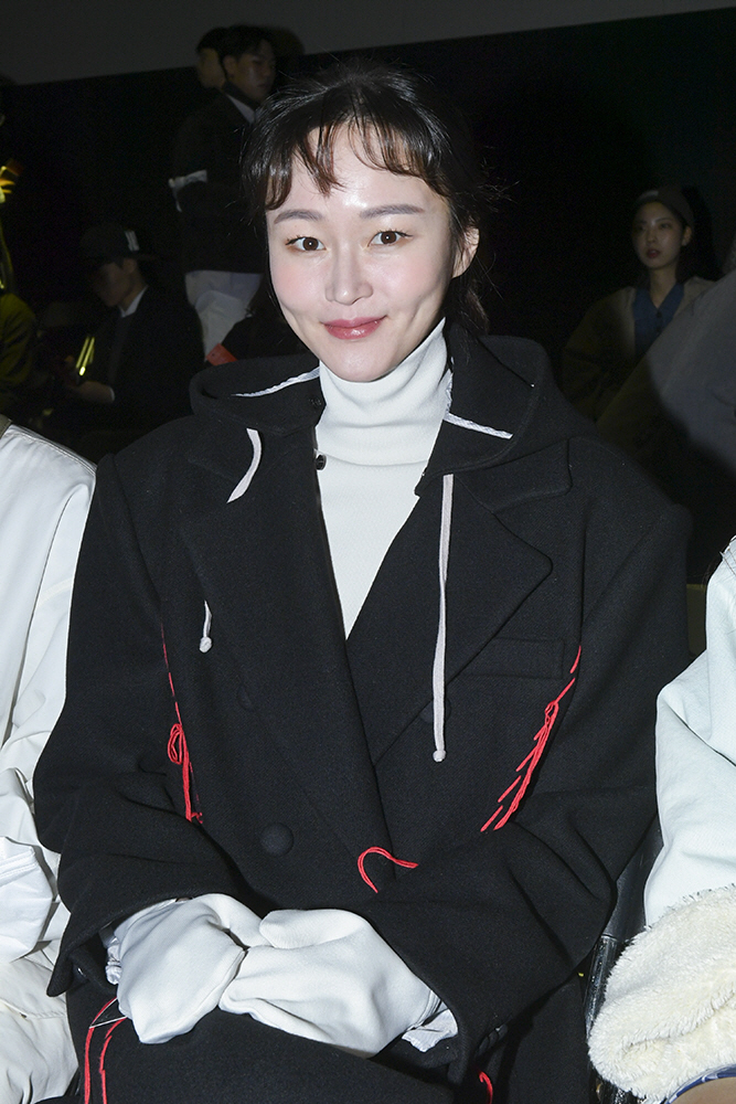 [포토]모델 이혜정 '오늘은 런웨이 대신 여기서 볼게요'
