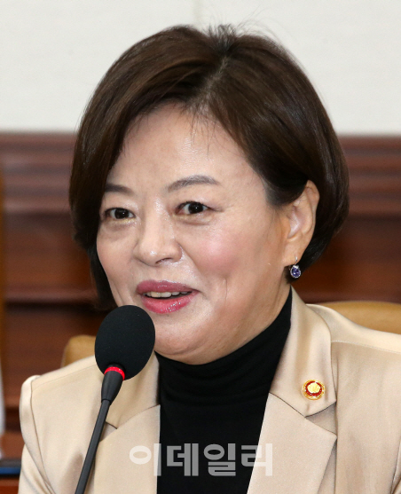 진선미 장관, 싱글대디 만나 어려움 듣는다