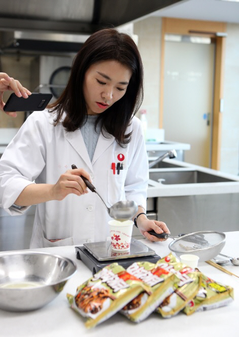 [강신우의 닥치Go]농심 연구원이 밝힌 ‘라면 맛있게 끓이는 방법’